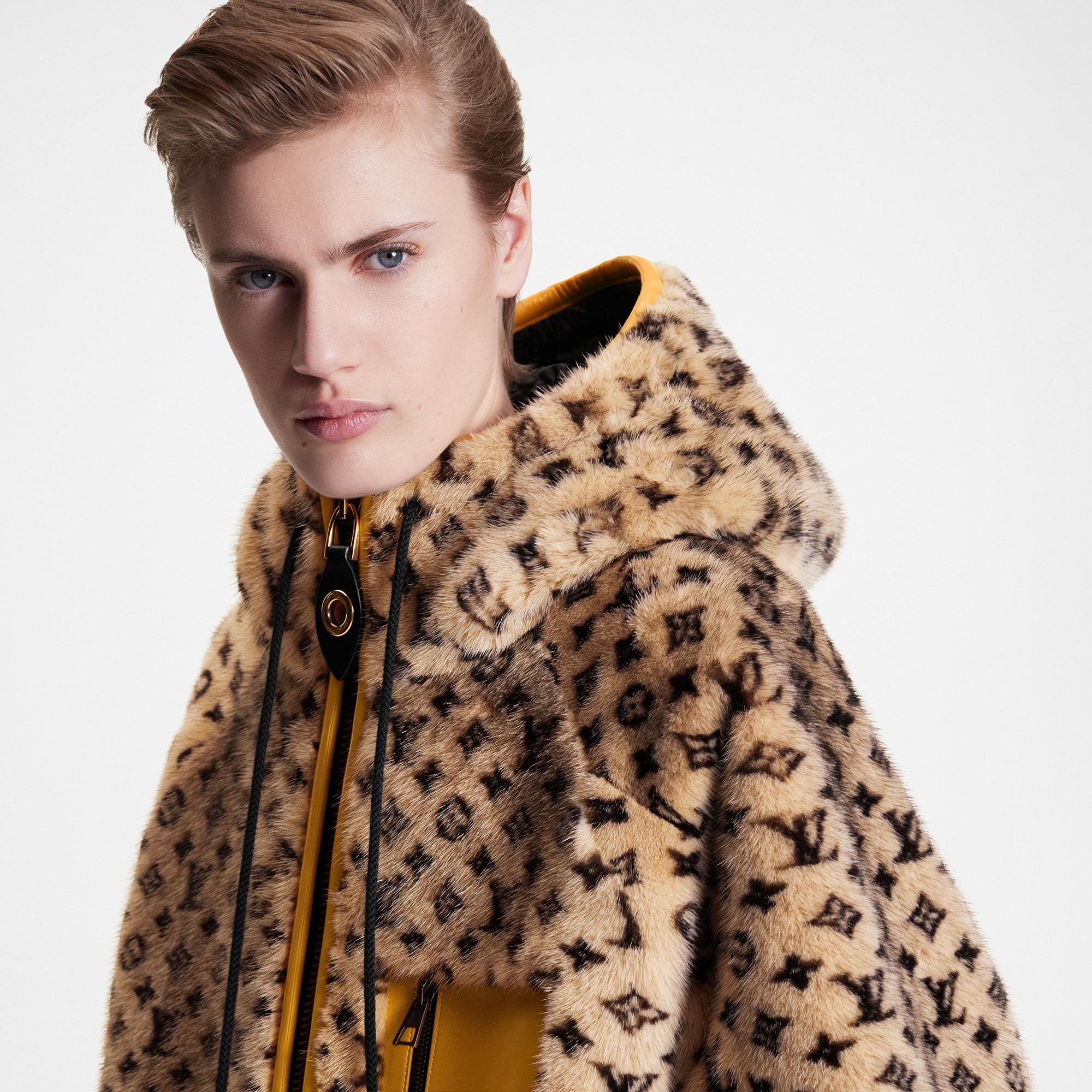 ヨチン　LOUIS VUITTON ファー襟ジャケット36 Jaqueta de Vison com Monogram e Acabamento de Couro - Ready-to